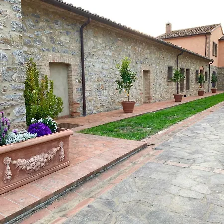 Aparthotel Country 4*